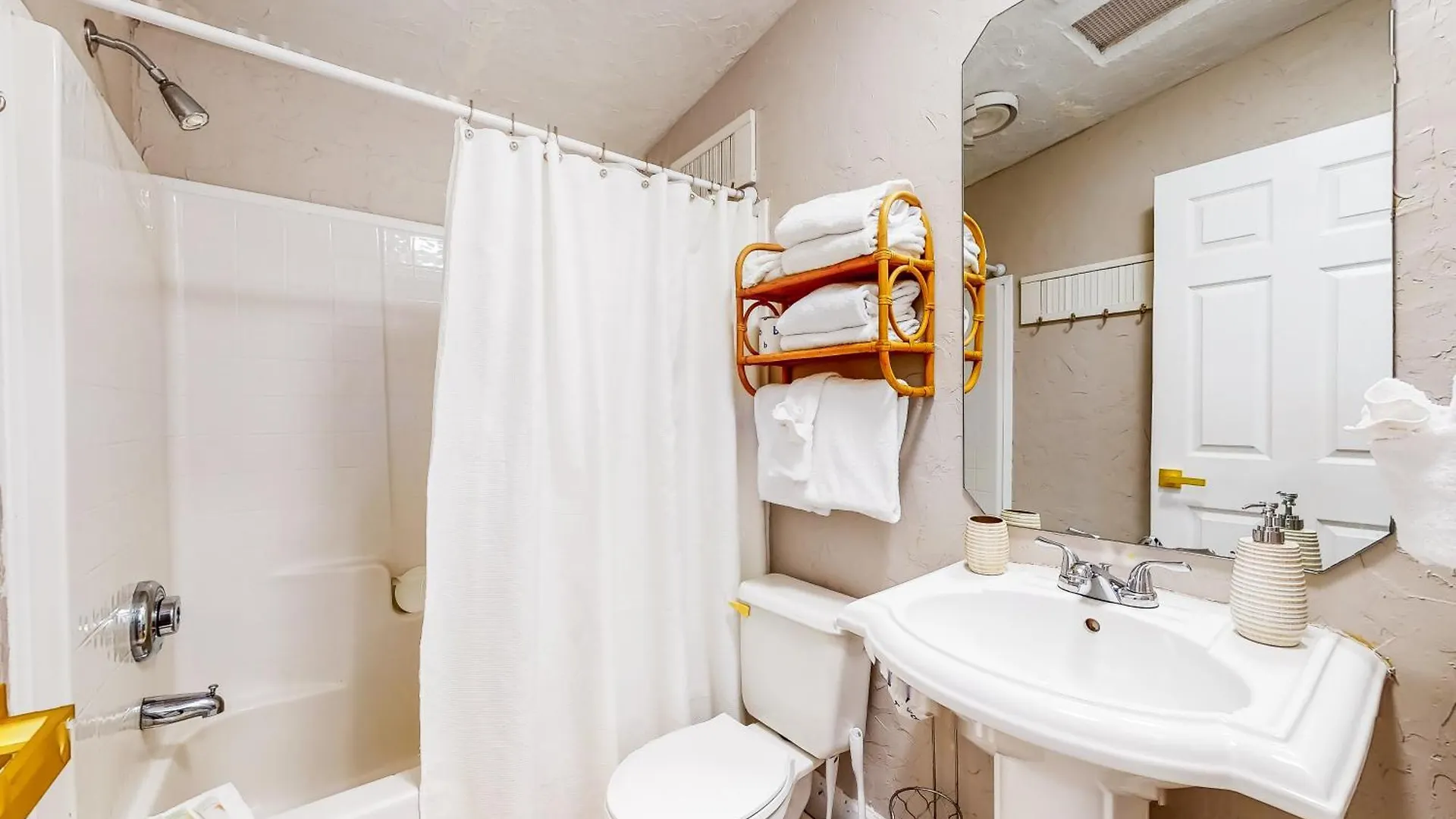Twin Lakes Cottage Panama City Beach Holiday home